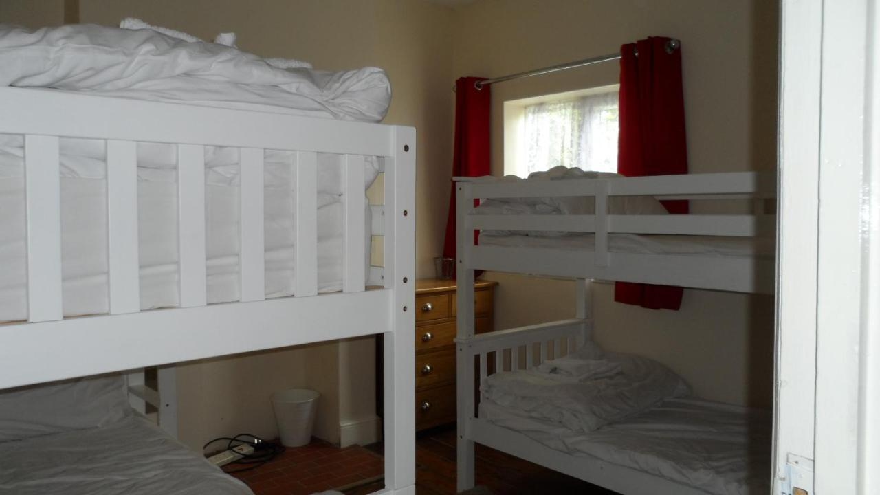 Bubblesbnb 7 Bedroom House, 16 Beds, Sleeps 22 Londra
