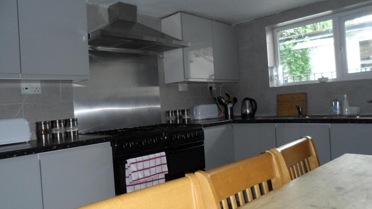 Bubblesbnb 7 Bedroom House, 16 Beds, Sleeps 22 Casa vacanze *