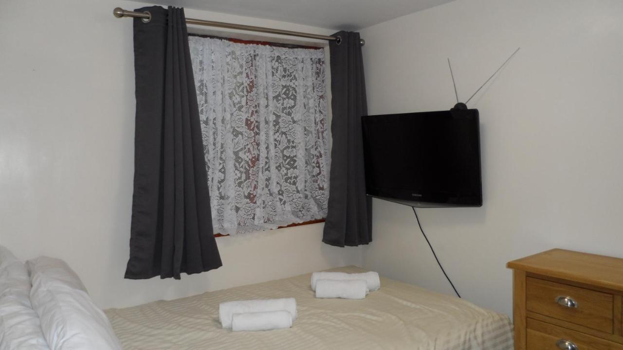 Bubblesbnb 7 Bedroom House, 16 Beds, Sleeps 22 Case de vacanță *